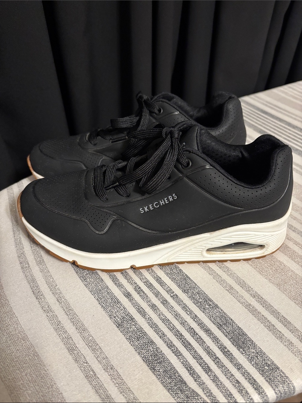 Skechers  Black and White Cushion Air Sneakers